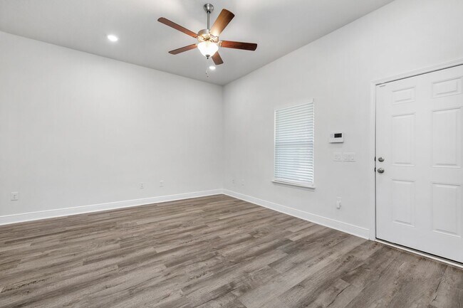 8154 Lawton St-Unit -B in Pensacola, FL - Building Photo - Building Photo