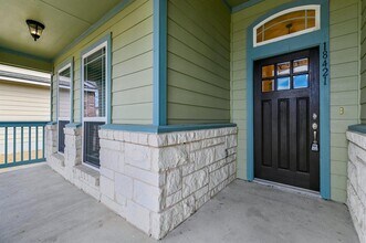 18421 Tallgrass Prairie Dr in Pflugerville, TX - Building Photo - Building Photo