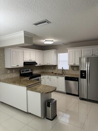 9370 SW 61st Way in Boca Raton, FL - Building Photo - Building Photo