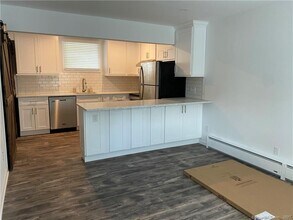 22 E Hills Dr in New Canaan, CT - Building Photo - Building Photo