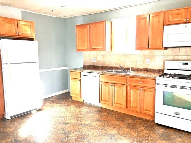 9 Laurel St in Lynn, MA - Building Photo - Building Photo