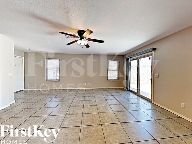 2050 W Hayden Peak Dr in San Tan Valley, AZ - Building Photo - Building Photo