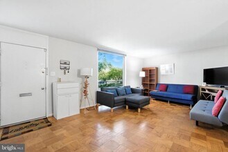 4979 Battery Ln in Bethesda, MD - Building Photo - Building Photo
