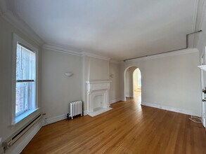 910 Green Bay Rd, Unit 918-2A in Winnetka, IL - Foto de edificio - Building Photo