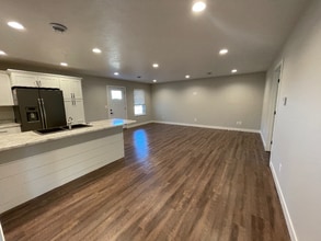 2912 Sportsmans Dr in Milford, IA - Building Photo - Building Photo