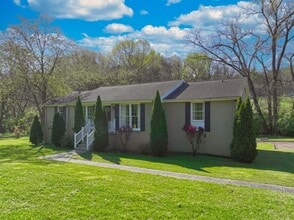 7635 Charlotte Pike in Nashville, TN - Building Photo - Building Photo