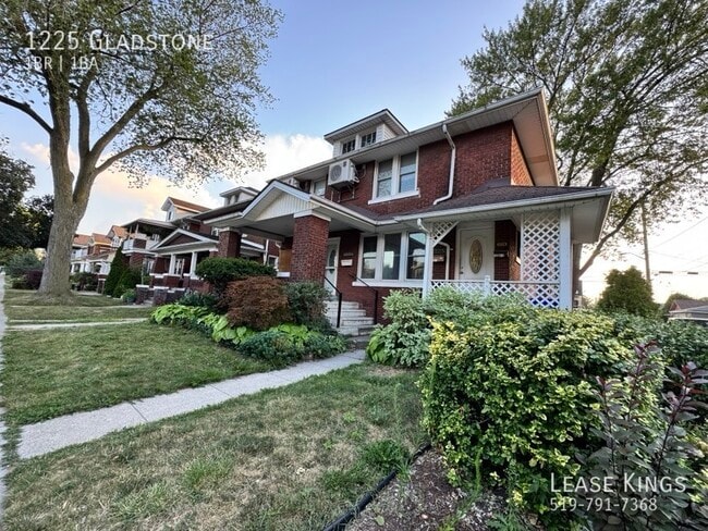 property at 1225 Gladstone Ave