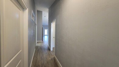 1088 NW 126 Way in Newberry, FL - Building Photo - Building Photo