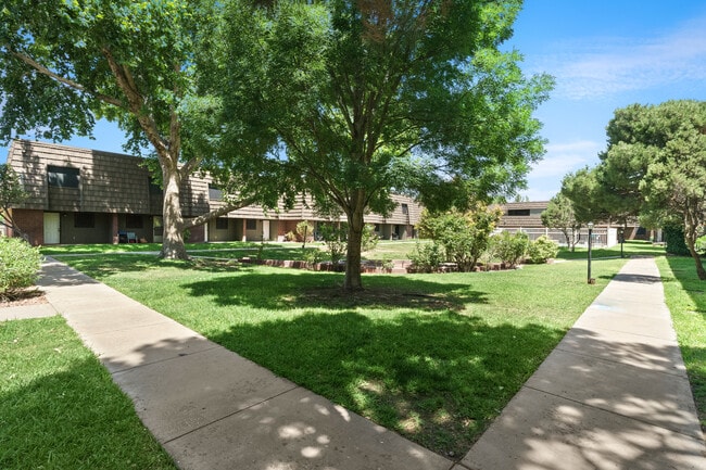Riverwood in Carlsbad, NM - Foto de edificio - Building Photo