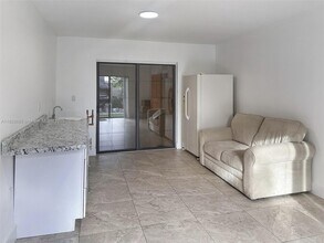 15730 SW 103rd Ave in Miami, FL - Building Photo - Building Photo