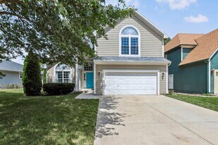 6361 Stevenson St in Shawnee, KS - Building Photo