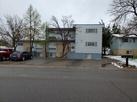1104 Ponderosa Dr in Fort Collins, CO - Building Photo