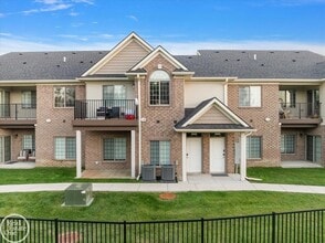 2850 Barrington Square, Unit 3C in Auburn Hills, MI - Building Photo - Building Photo