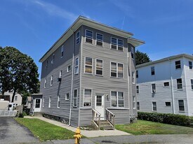 20 Kosta St in Worcester, MA - Building Photo