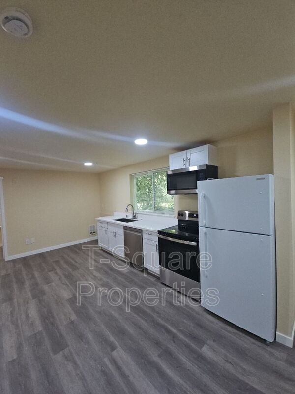 property at 7041 S 116th Pl