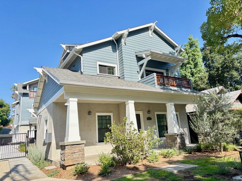 65 N Sierra Bonita Ave in Pasadena, CA - Building Photo