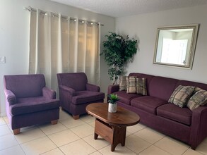 4253 Stewart Ave in Las Vegas, NV - Building Photo - Building Photo