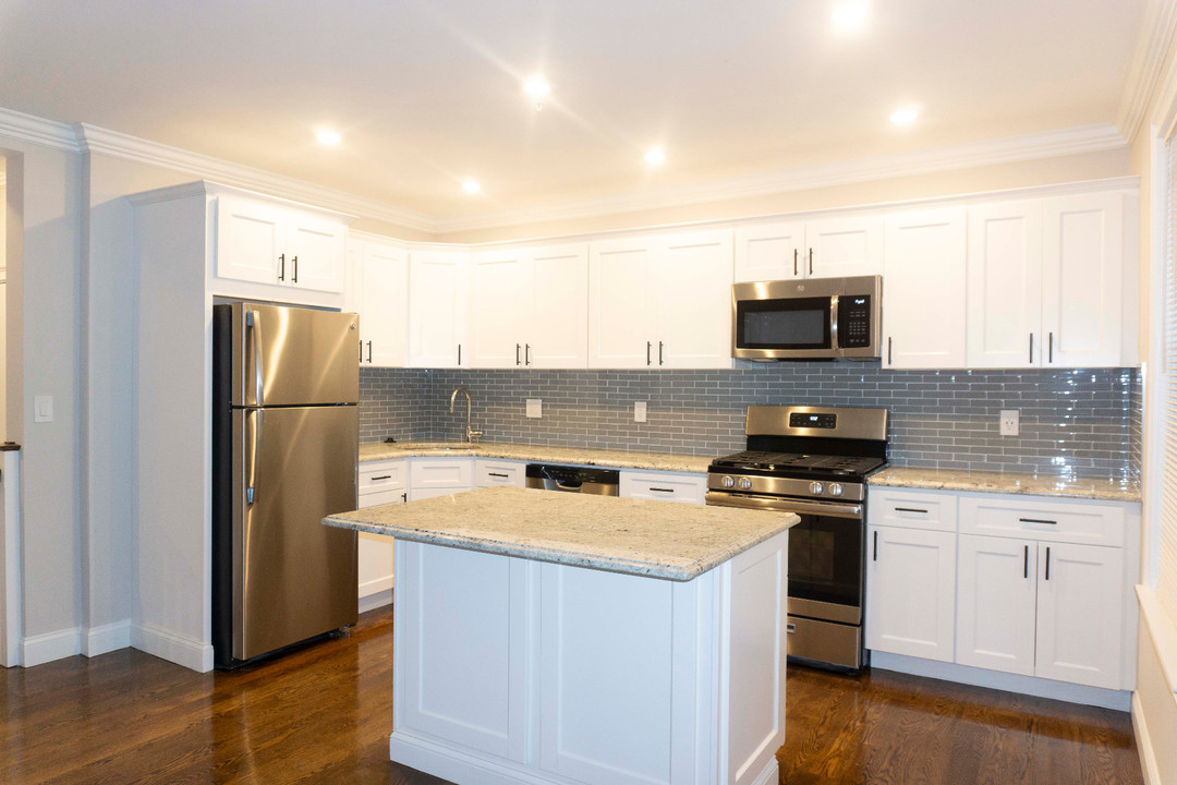 17 Kenneson Rd-Unit -3 in Somerville, MA - Building Photo