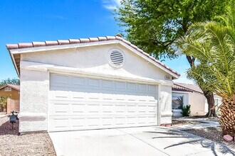 2920 Meadow Flower Ave in North Las Vegas, NV - Building Photo - Building Photo