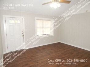 10498 Twin Oaks Dr in Tyler, TX - Building Photo - Building Photo
