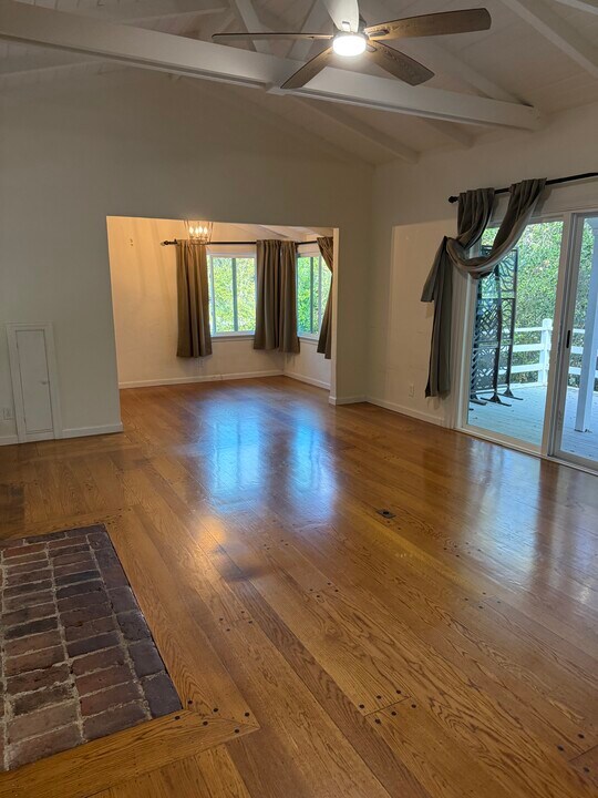 16320 Ridgecrest Ave in Monte Sereno, CA - Building Photo