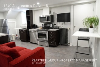 1240 Adirondack Dr in Ottawa, ON - Building Photo - Building Photo