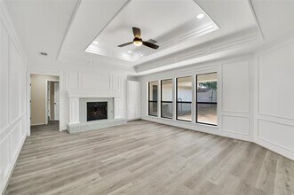 3305 Coyote Way in Plano, TX - Foto de edificio - Building Photo
