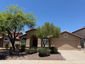 4228 E Maya Way in Cave Creek, AZ - Building Photo