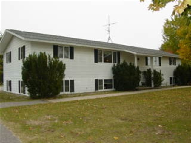 4392 Manhattan East in Traverse City, MI - Building Photo