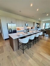 2620 Maple Ave in Dallas, TX - Building Photo - Building Photo