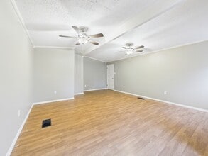 107 Guillot Rd, Unit B1 Guillott in Youngsville, LA - Building Photo - Building Photo