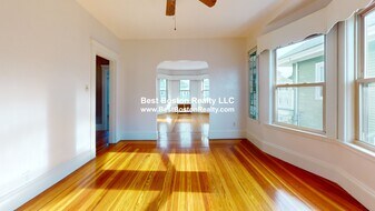 24 Mayberry Ave, Unit 3 in Medford, MA - Building Photo