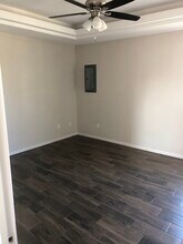 2316 Taxco Court, Unit Apt 4 in Edinburg, TX - Foto de edificio - Building Photo