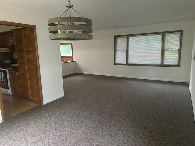 921 Wilmot Rd in Deerfield, IL - Building Photo - Building Photo