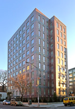 The Williamsburg in Brooklyn, NY - Foto de edificio - Building Photo