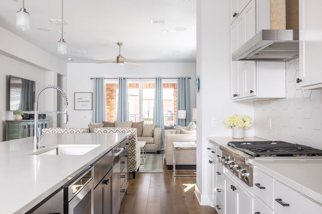 4007 Emory Peak Pass, Unit #158
