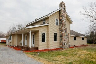 60341 Constantine Rd in Three Rivers, MI - Building Photo