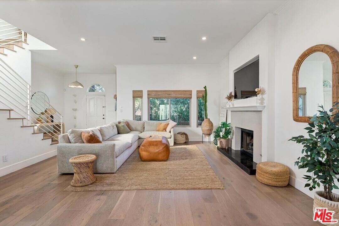 810 Commonwealth Ave in Los Angeles, CA - Building Photo