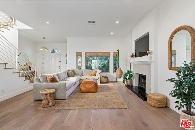 property at 810 Commonwealth Ave