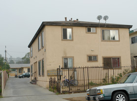 3245 Drew St in Los Angeles, CA - Building Photo - Building Photo