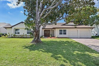 7037 Edgeworth Dr in Orlando, FL - Building Photo - Building Photo