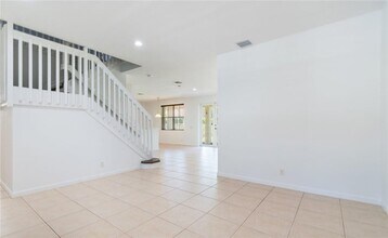 1609 Sweetgum Terrace in Weston, FL - Foto de edificio - Building Photo