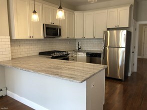 12 Chelsea St-Unit -# 3R in Boston, MA - Building Photo - Building Photo