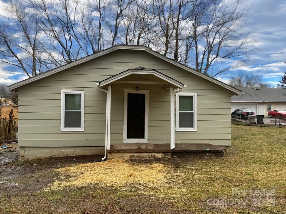 606 Betty St in Gastonia, NC - Building Photo