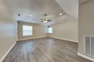 18426 Big Cypress Dr in Spring, TX - Foto de edificio - Building Photo