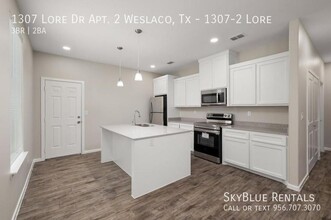 1307 Lore Dr in Weslaco, TX - Building Photo - Building Photo