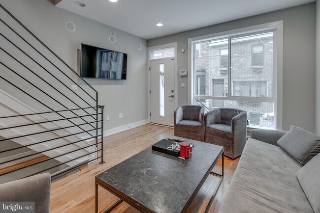 property at 2022 Kimball St