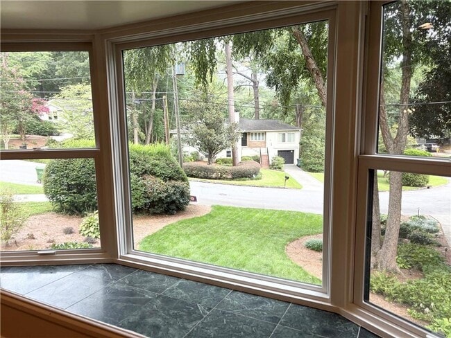 654 Upton Rd NW in Atlanta, GA - Building Photo - Building Photo