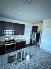 15235 Selene View in San Antonio, TX - Foto de edificio - Building Photo