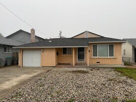 1608 Rockrose Rd in West Sacramento, CA - Building Photo